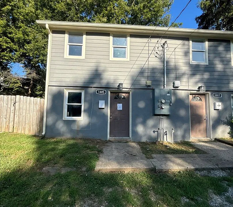 1805-1807 Brookside Ave Independence, MO 64052