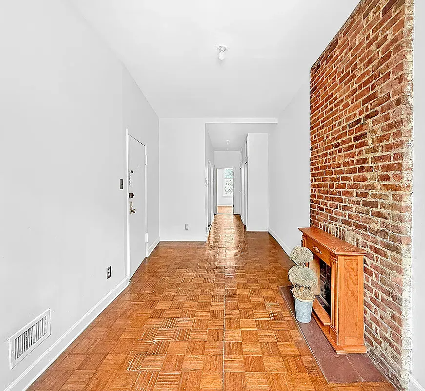 265 Saint James Place — Photo 2