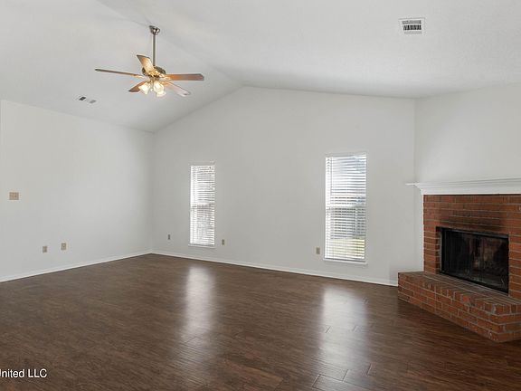 5th image of 10417 Amanda Dr