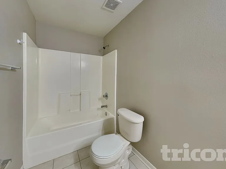 2483 Brownwood Dr — Photo 13