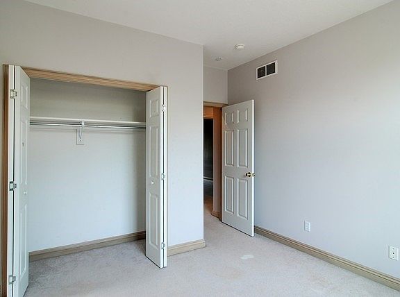 4th image of 3192 Grey Village Dr