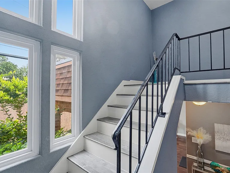 2938 Camelot Ln — Photo 15