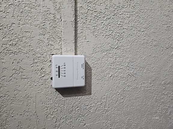 4th image of 702 Atkins St