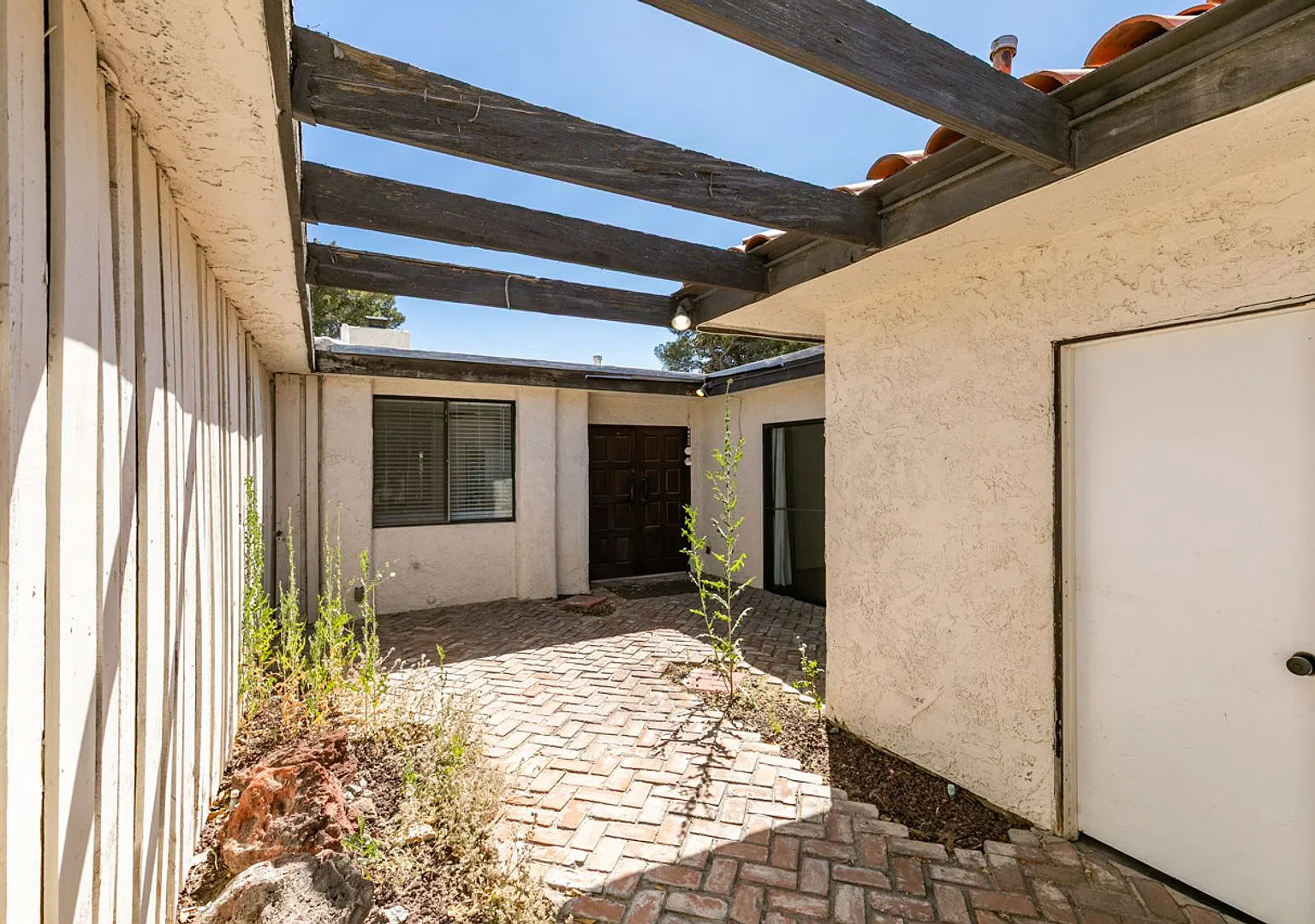 Spacious single story townhouse — Photo 3