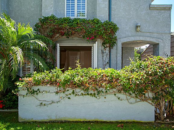3rd image of 1243 Thomas Ave