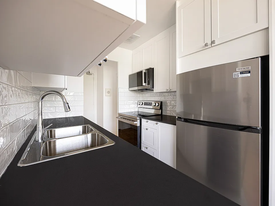 70 Esther Lorrie Dr
