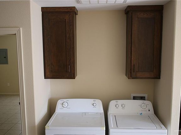 3rd image of 216 N Linares St