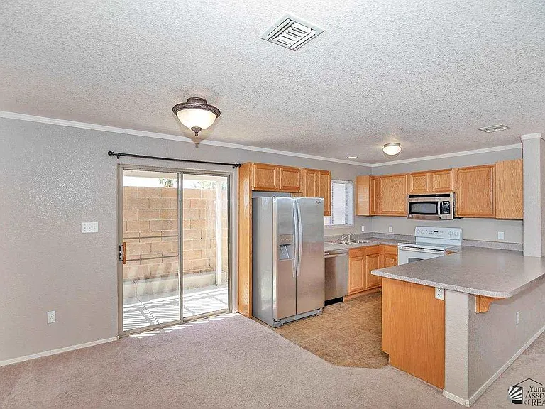 10490 S Typhoon Ave — Photo 7