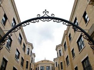 421 S Taylor Ave #1A, Oak Park, IL 60302