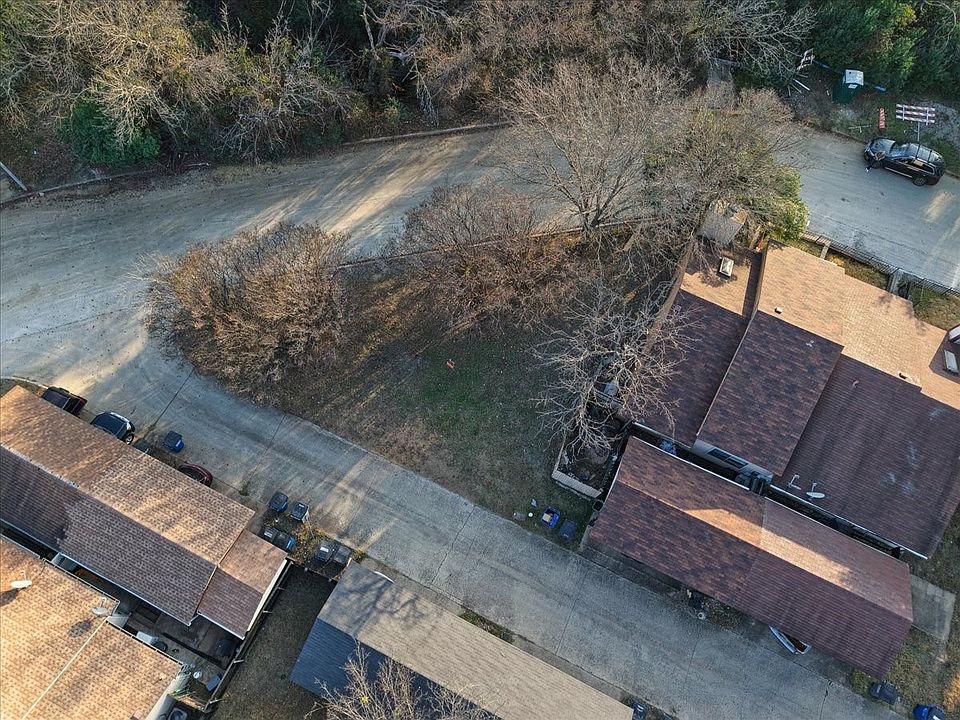 1st image of 523 Post Oak Ln