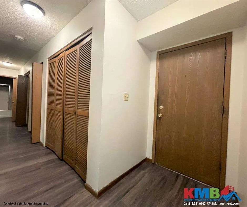 418 S Van Buren St — Photo 4
