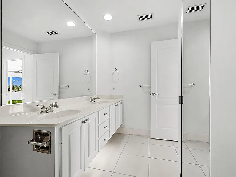 8270 Eleuthera Ln — Photo 11