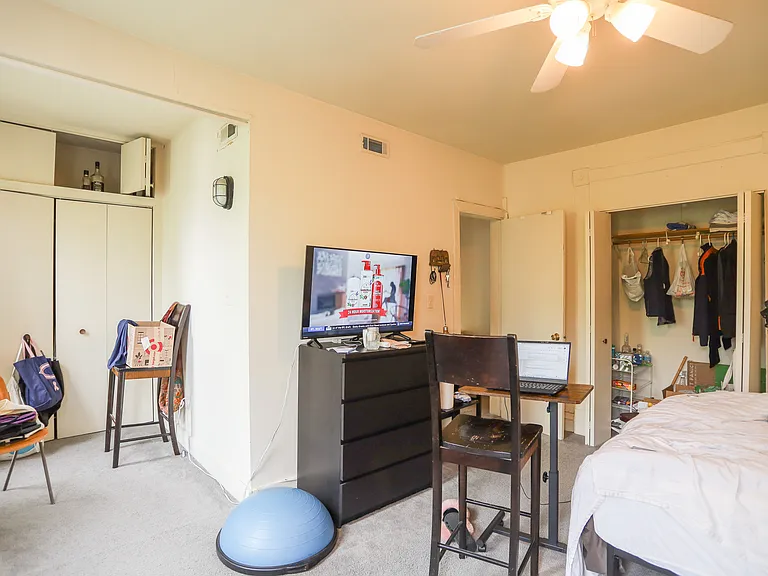 1454 W Erie St #2E — Photo 7