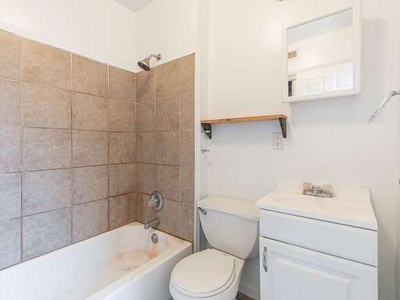 5th image of 1603 W Oxford St #2