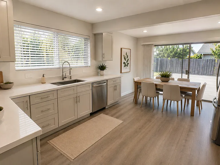 5131 Sky Pkwy — Photo 2