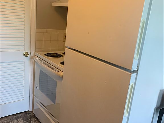 4th image of 720 Pool Ave #C
