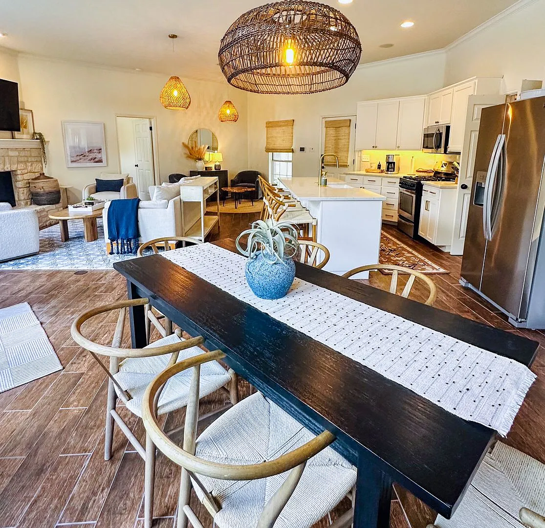 Lake Austin House * Waterfront * Lush 2 Acre Yard w/ Boat Dock * Pet Friendly * Fully Furnished, ... — Photo 3