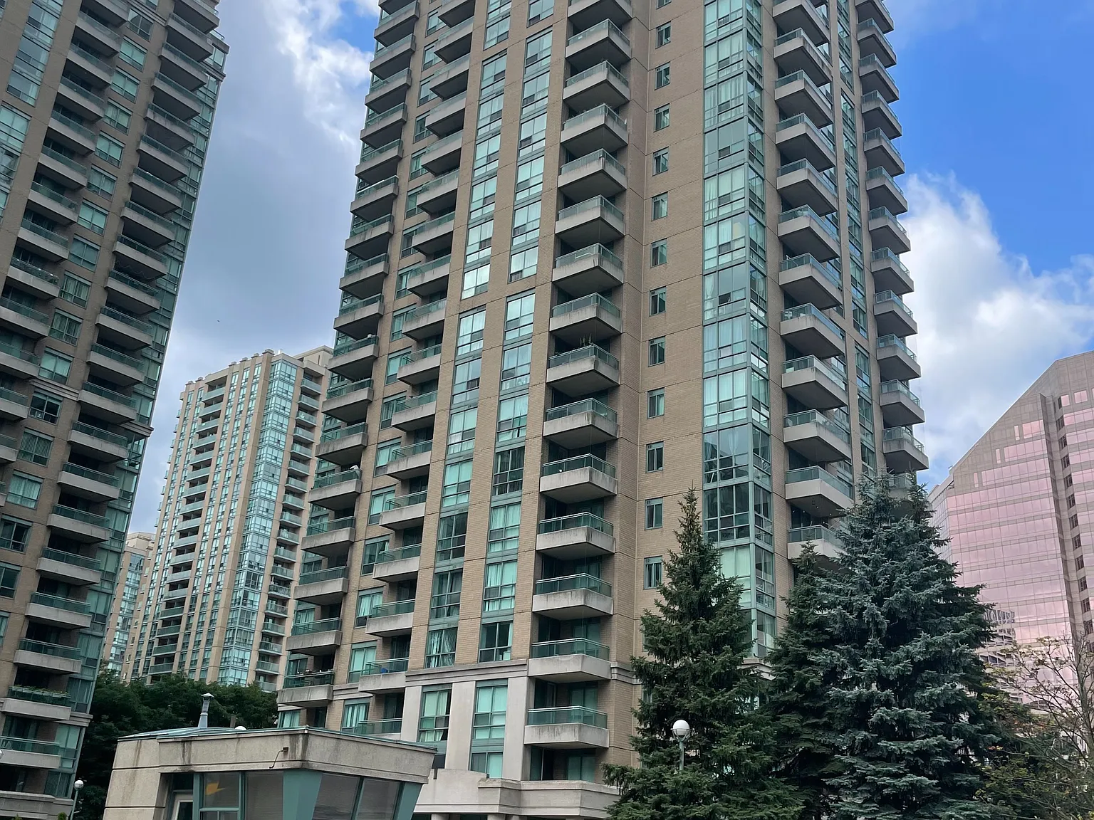 2 bed, $2,600 — Photo 2
