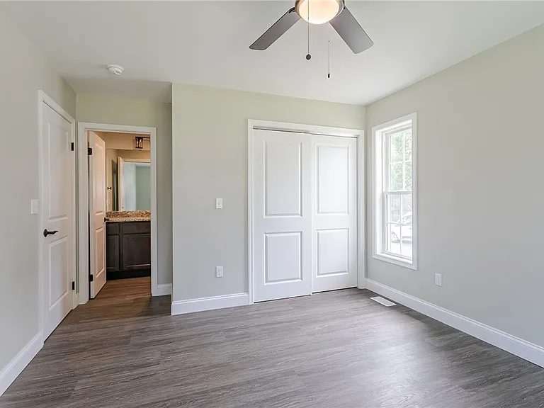 16 Cottage St — Photo 18