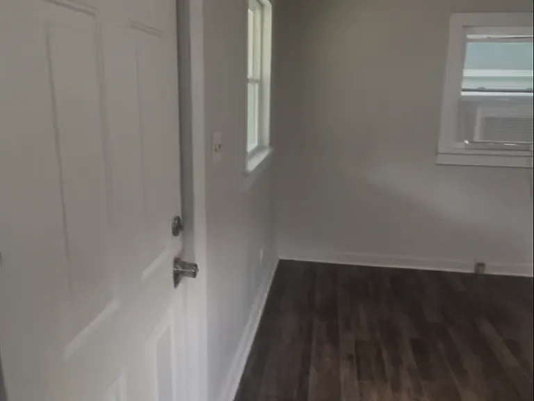 646 Marshall St — Photo 14