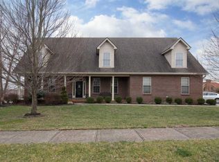206 Candlewood Dr, Winchester, KY 40391