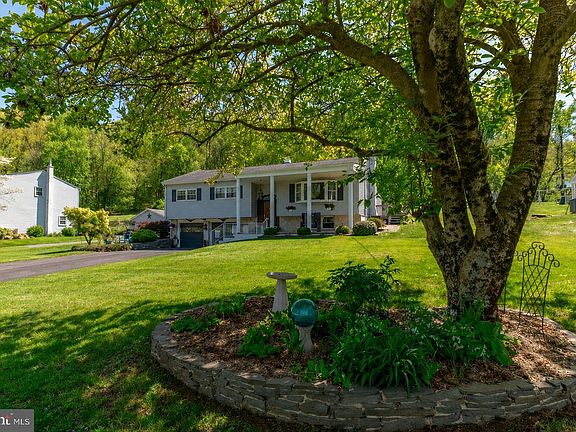 4th image of 2616 Faust Rd