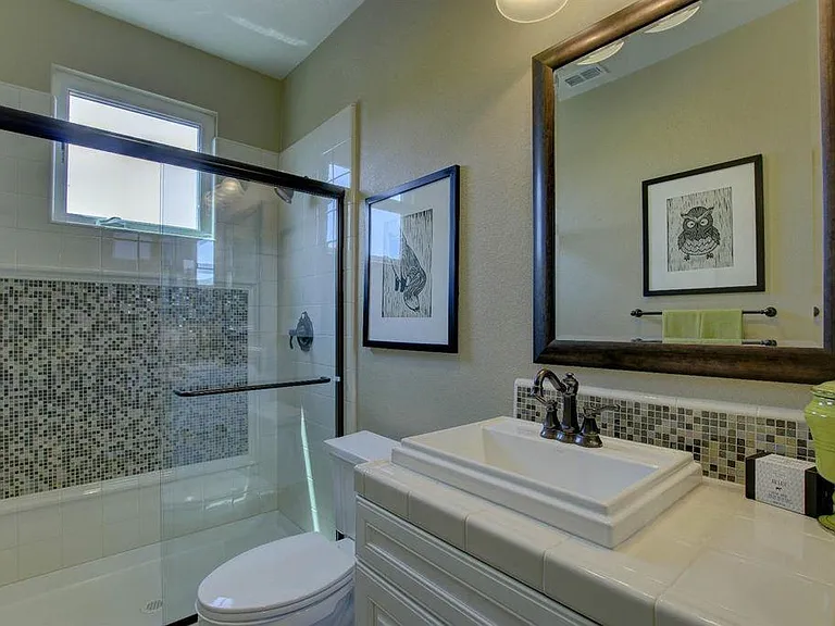 429 Jacquelyn Ln — Photo 1