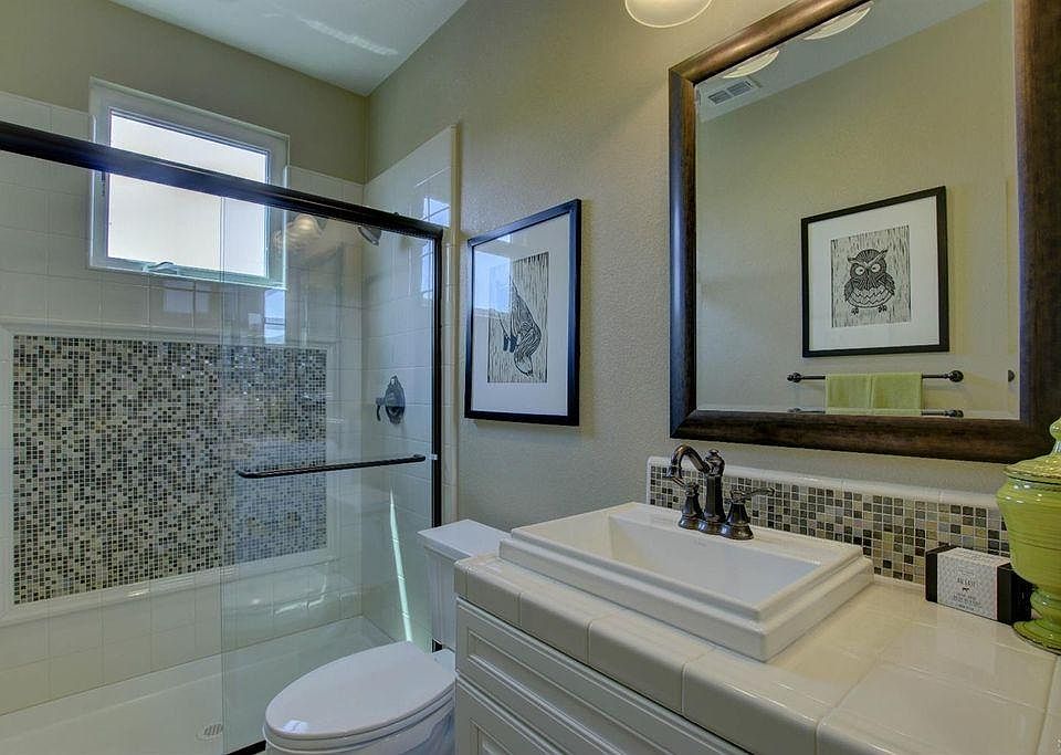 1st image of 429 Jacquelyn Ln