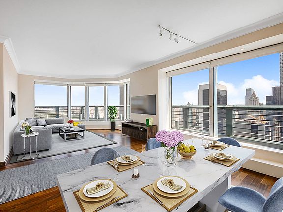3rd image of 150 W 56th St APT 4901