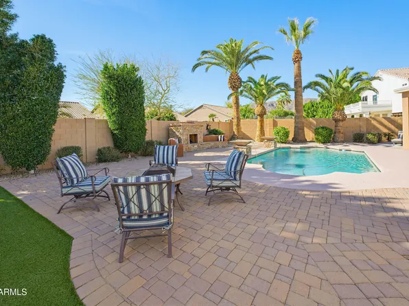 7 W SILVERWOOD Drive, Phoenix, AZ 85045