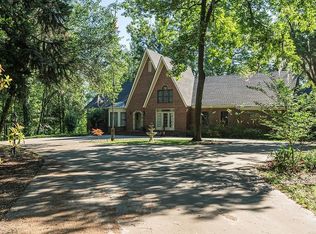 152 Lakeview Dr, Jesup, GA 31545