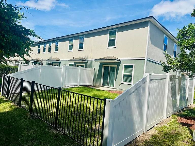 394 Servia Dr — Photo 3