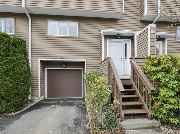 26 Village Green #26, Bardonia, NY 10954