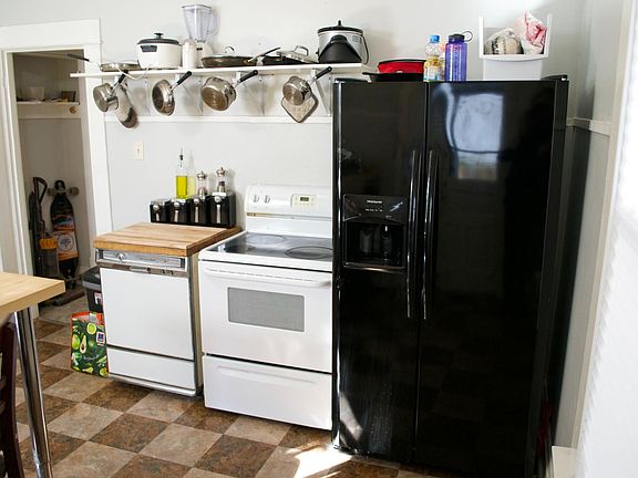 4th image of 109 E Blake Ave