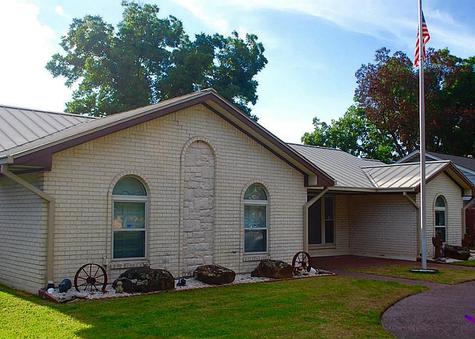 1st image of 2119 Wycliffe Dr