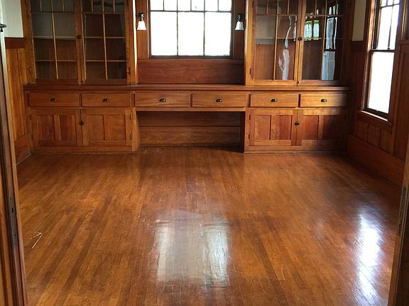 3rd image of 2048 Robinson Ave