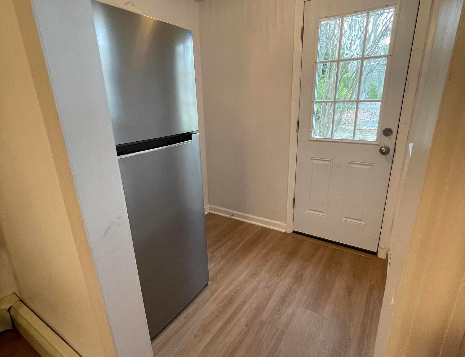 3 bed, $2,400 — Photo 4