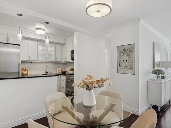 420 East 72nd Street image 4 of 12