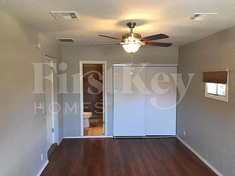 1205 W Highland Ave — Photo 7