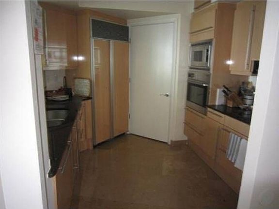 4th image of 1000 S Pointe Dr APT 1207
