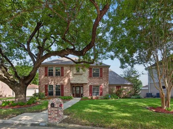 931 Fleetwood Place Dr, Houston, TX 77079