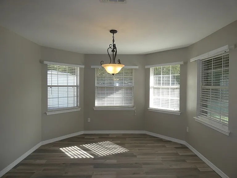 4734 Autumndale Dr — Photo 12