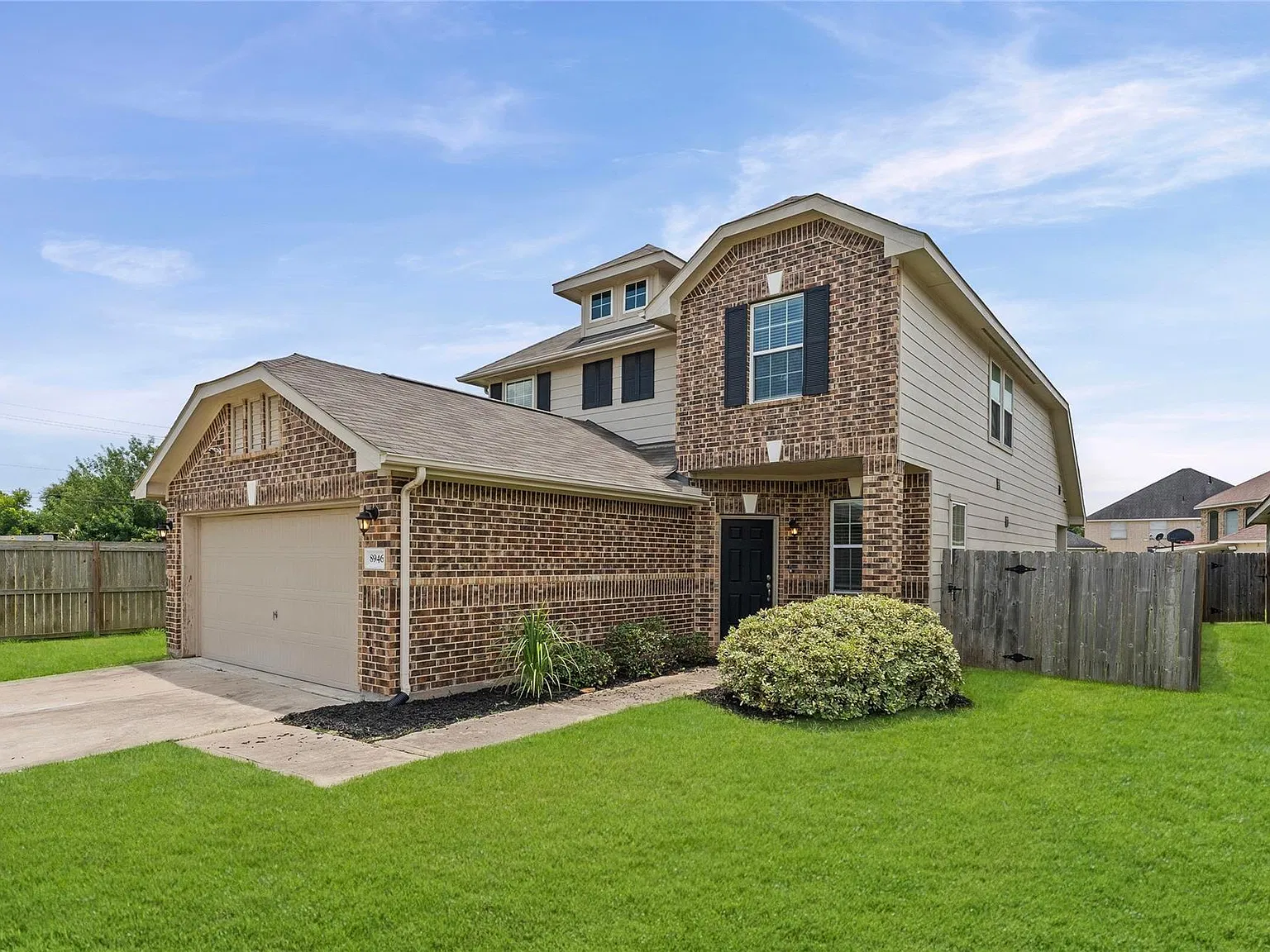 5 bed, 3.5 bath, 2296 sqft, $2,790 — Photo 3