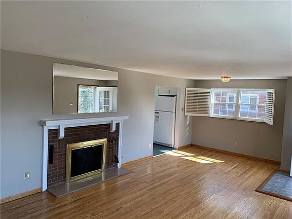 4th image of 2310 Wells Dr