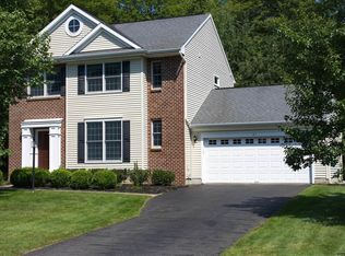 41 Sterling Heights Dr, Clifton Park, NY 12065
