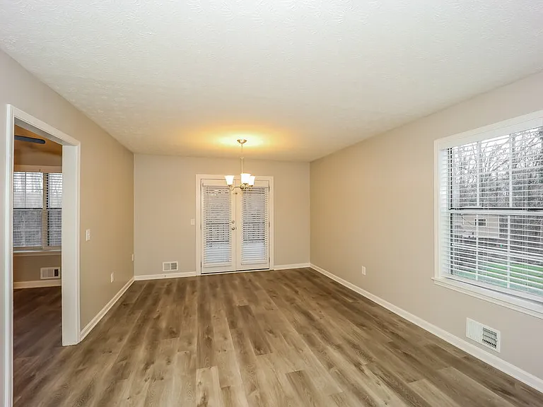 15 Valley Brook Dr — Photo 6