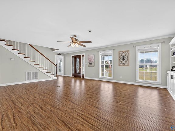 3rd image of 1600 Lasseter Rd