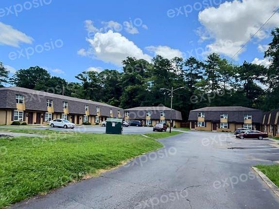 2nd image of 3198 Washington Rd