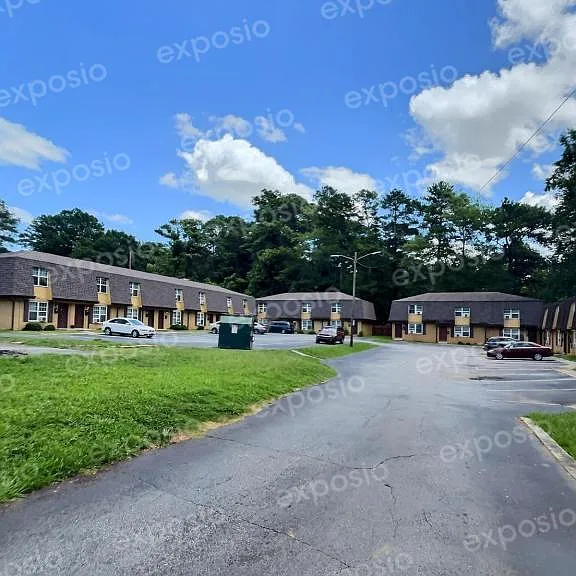 3198 Washington Rd — Photo 2