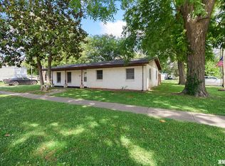 400 W Reed St, Du Quoin, IL 62832